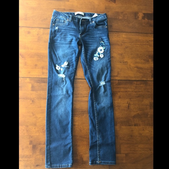 Levi’s 711 Skinny Embroidered Floral Distressed - Picture 1 of 7